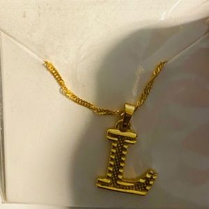 🟡🟡 Gold “L” Necklace ✨✨